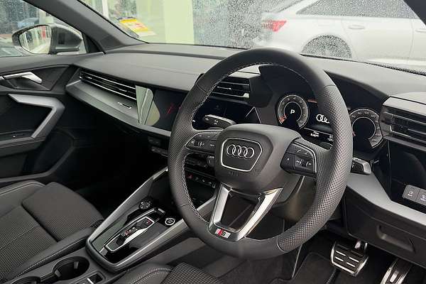 2024 Audi A3 35 TFSI S line GY