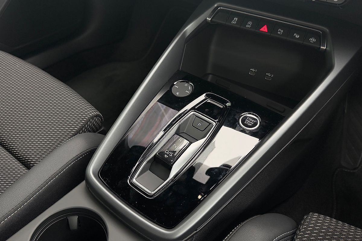 2024 Audi A3 35 TFSI S line GY