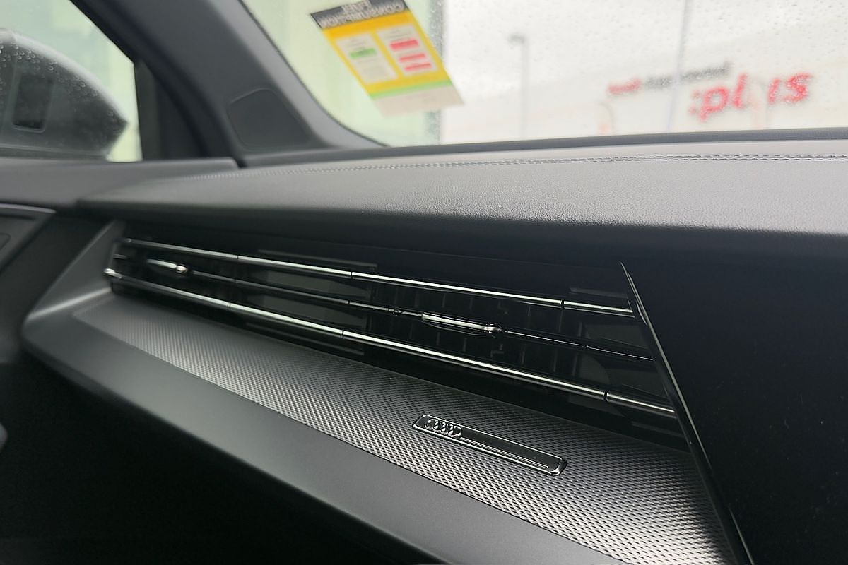 2024 Audi A3 35 TFSI S line GY