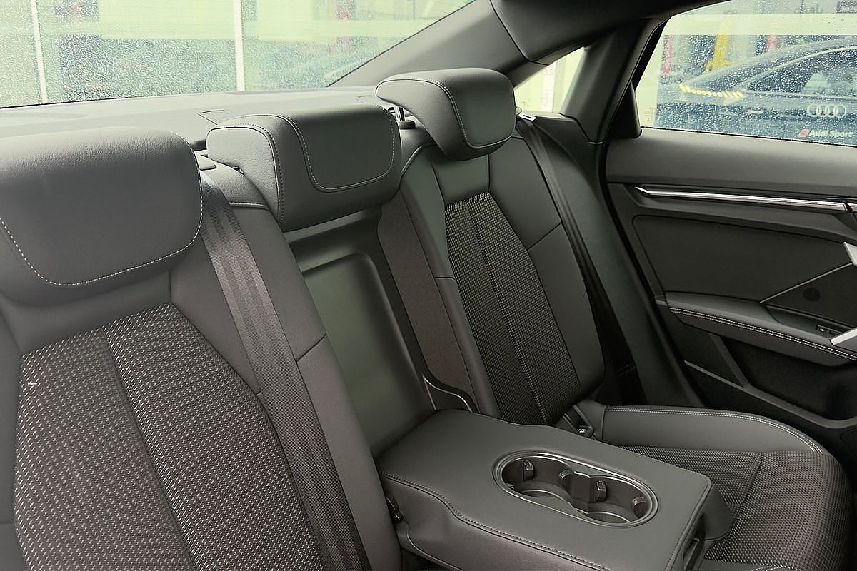 2024 Audi A3 35 TFSI S line GY