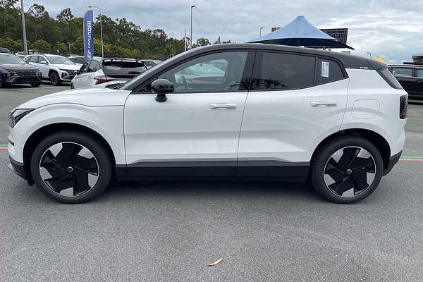 2024 Volvo EX30 Single Motor Extended Range Plus