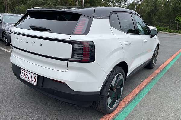 2024 Volvo EX30 Single Motor Extended Range Plus
