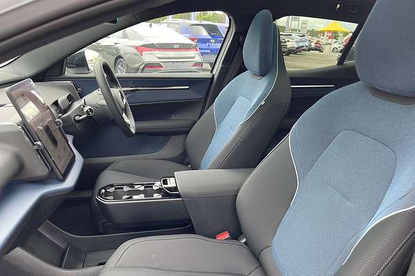 2024 Volvo EX30 Single Motor Extended Range Plus