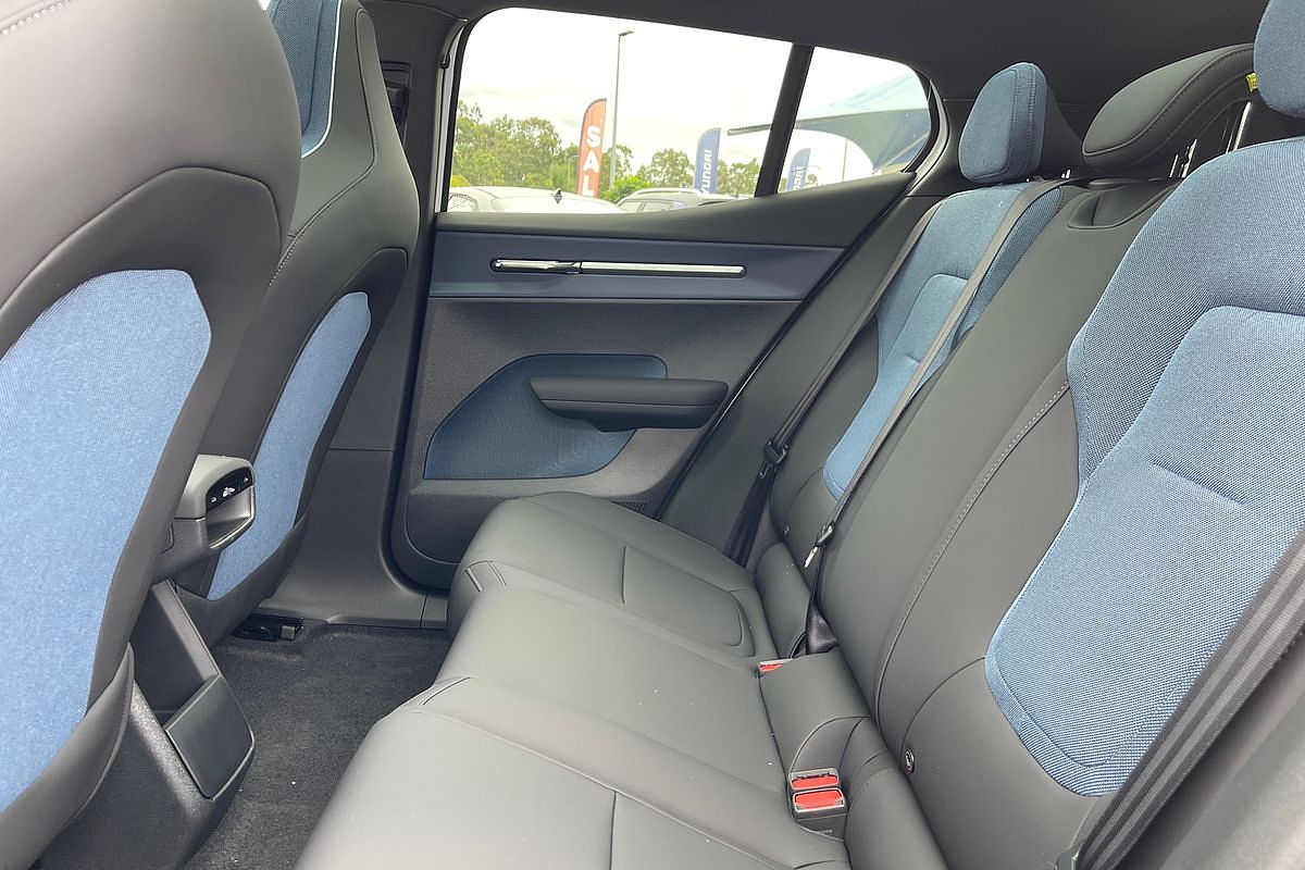 2024 Volvo EX30 Single Motor Extended Range Plus