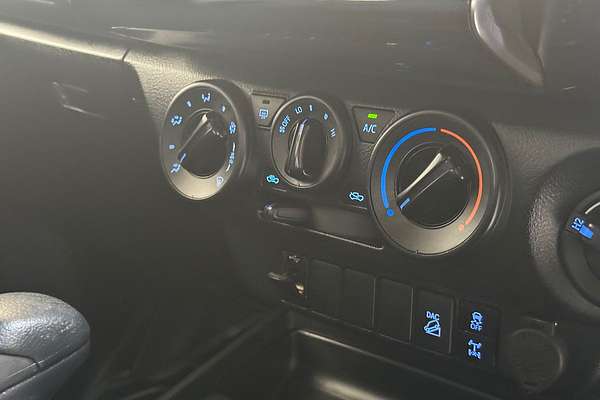 2020 Toyota Hilux SR GUN126R 4X4