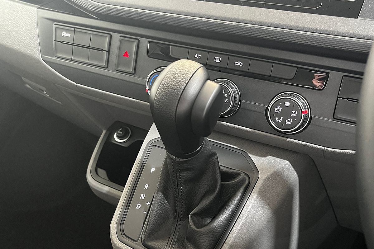 2024 Volkswagen Transporter TDI450 T6.1 LWB