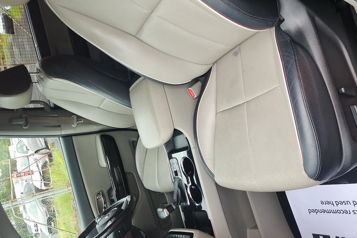 2018 Kia Carnival Platinum YP