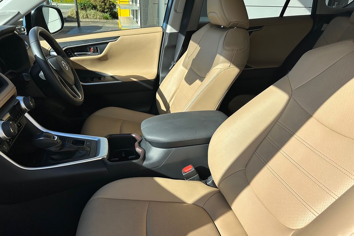 2022 Toyota RAV4 Cruiser AXAH52R