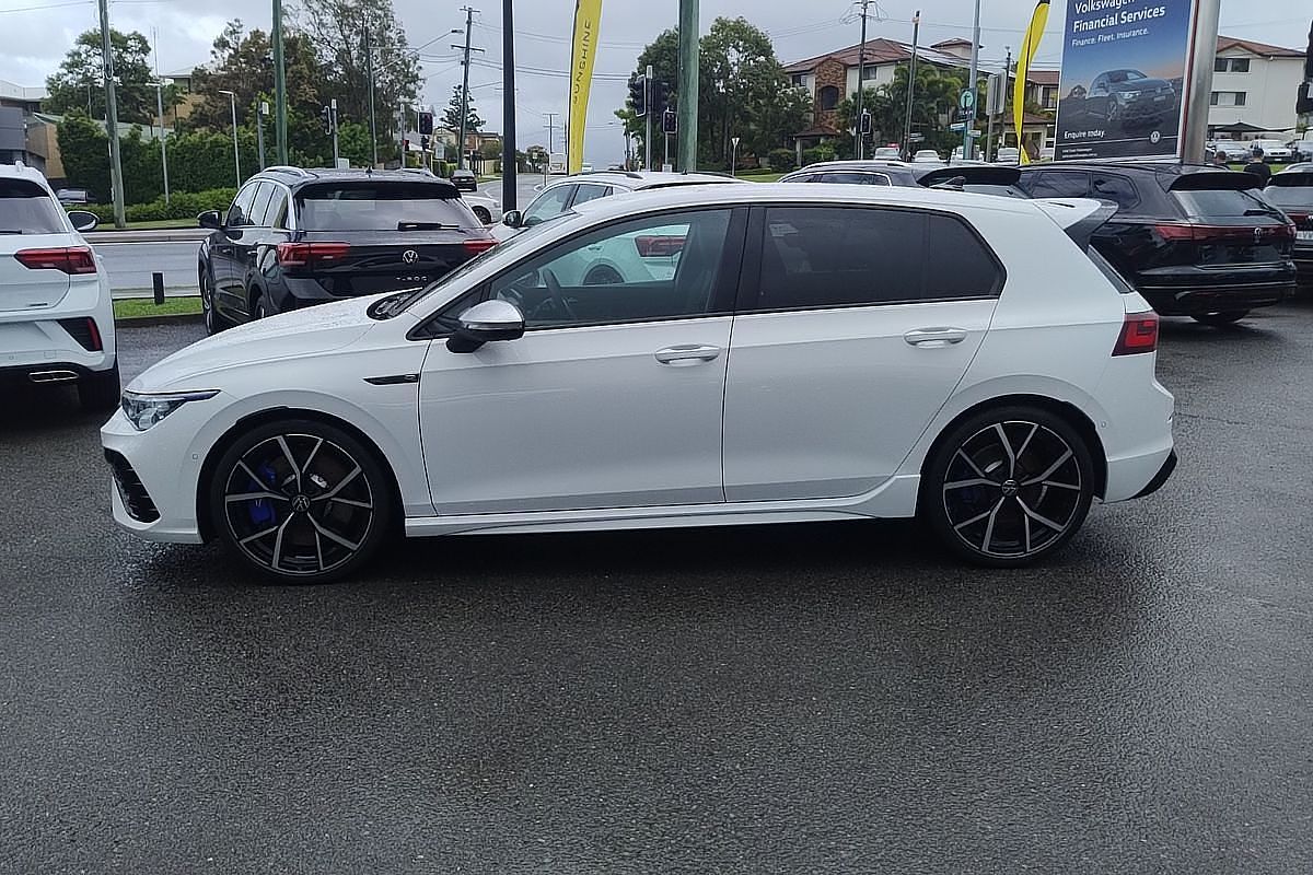 2024 Volkswagen Golf R 8