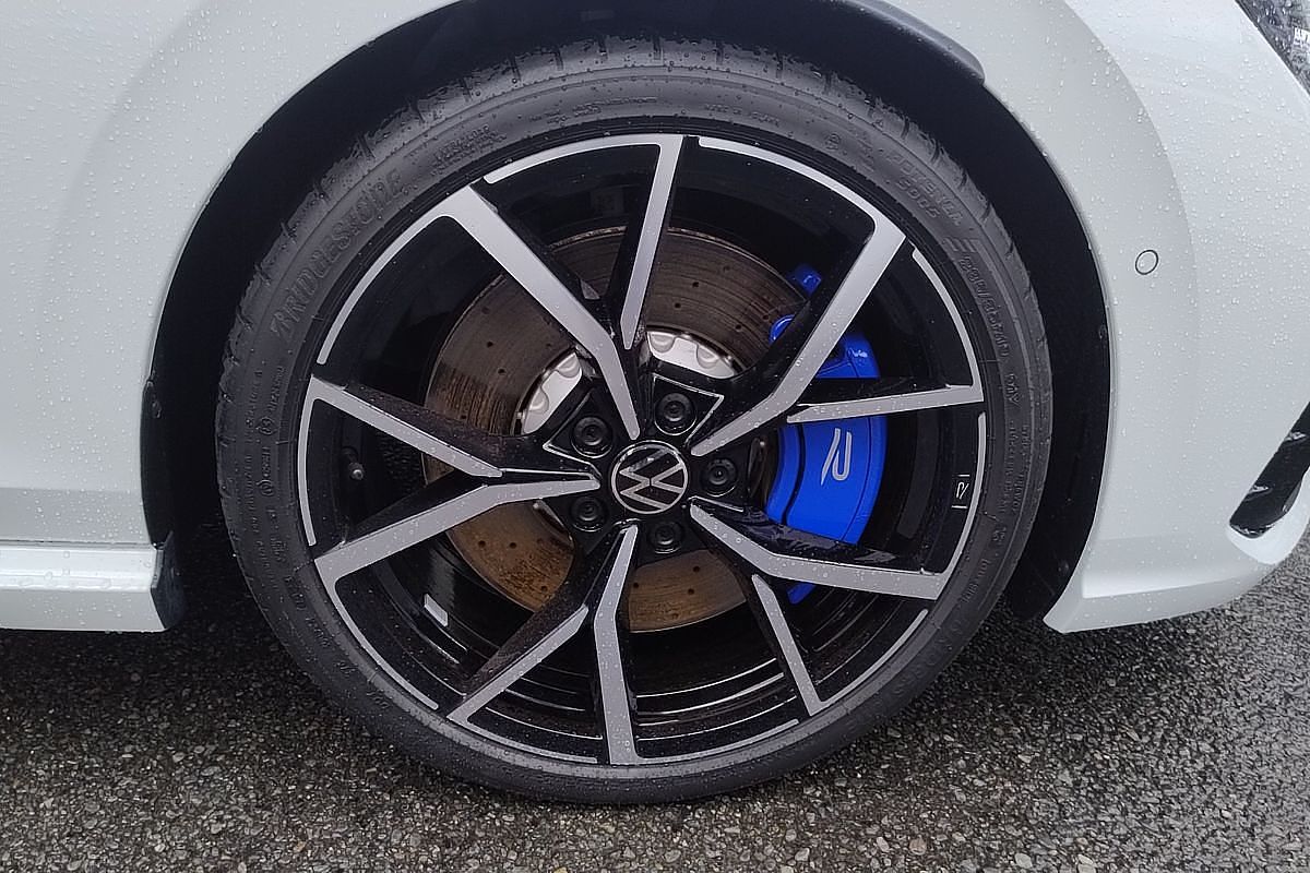 2024 Volkswagen Golf R 8