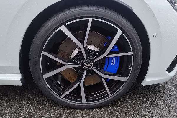 2024 Volkswagen Golf R 8