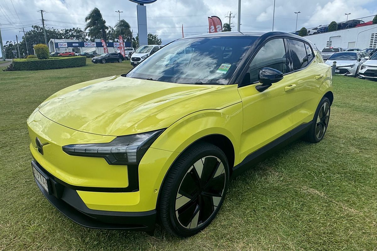 2023 Volvo EX30 Single Motor Extended Range Plus