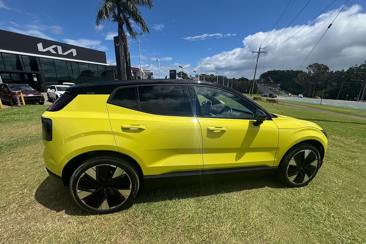 2023 Volvo EX30 Single Motor Extended Range Plus