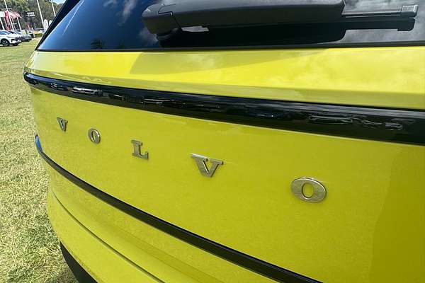 2023 Volvo EX30 Single Motor Extended Range Plus