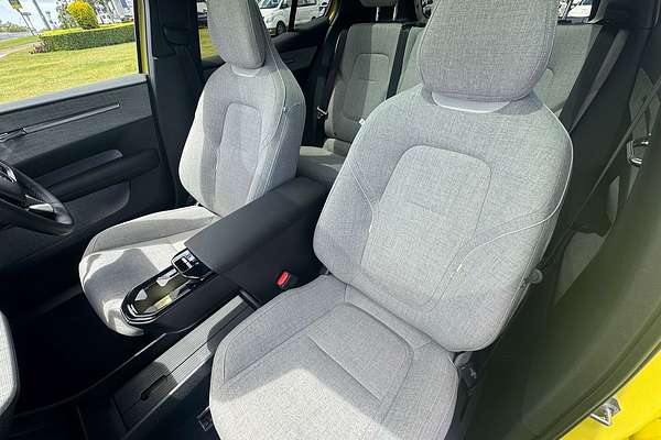 2023 Volvo EX30 Single Motor Extended Range Plus