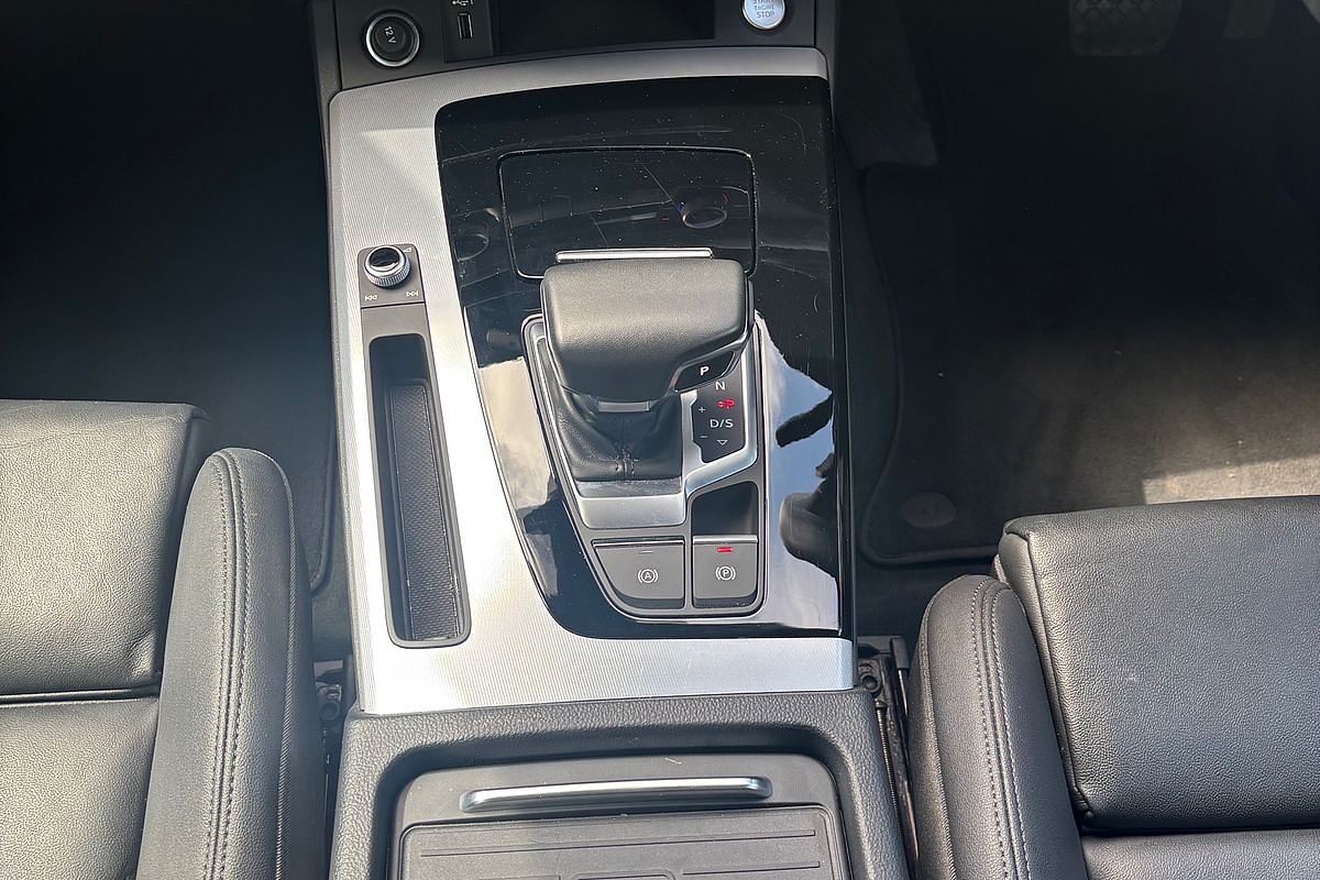 2023 Audi Q5 40 TDI S line FY