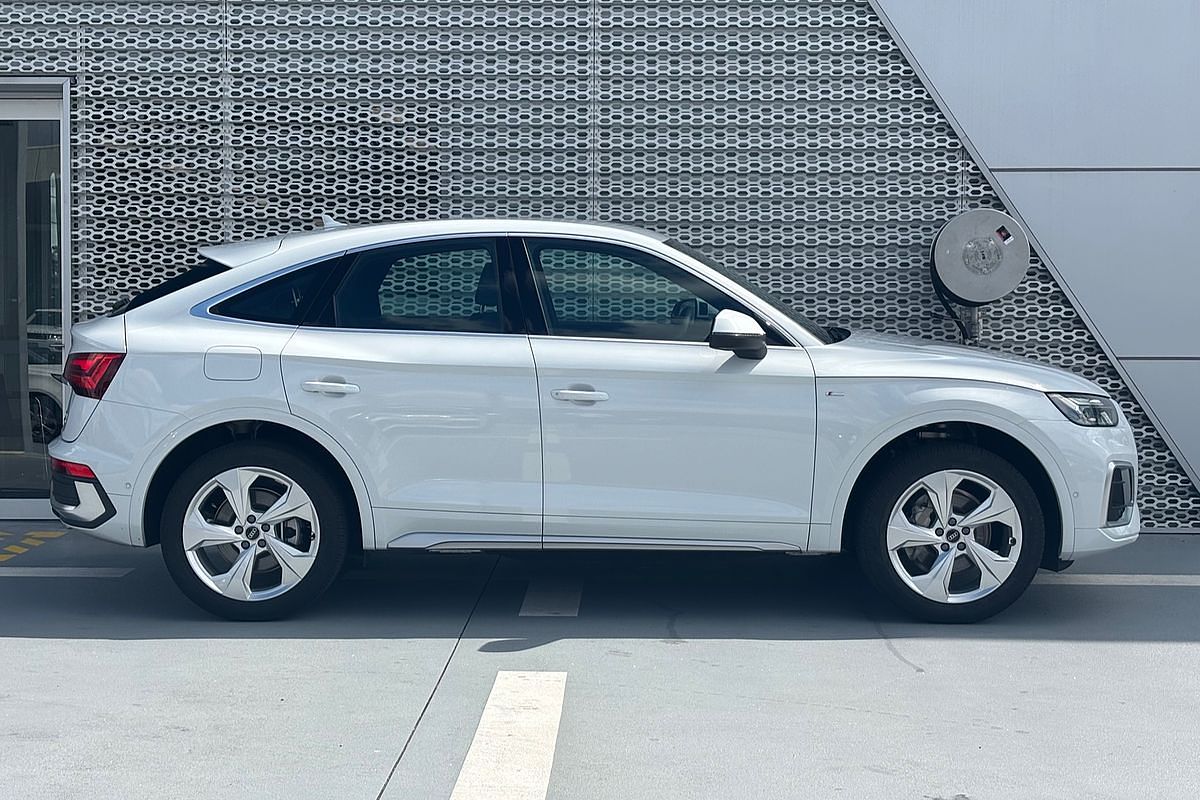 2023 Audi Q5 40 TDI S line FY