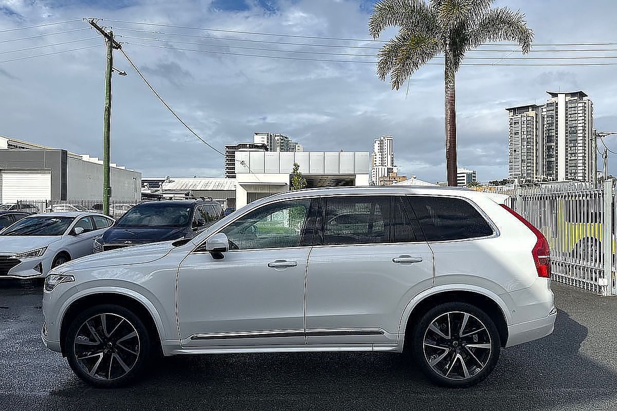 2023 Volvo XC90 Ultimate B6 Bright