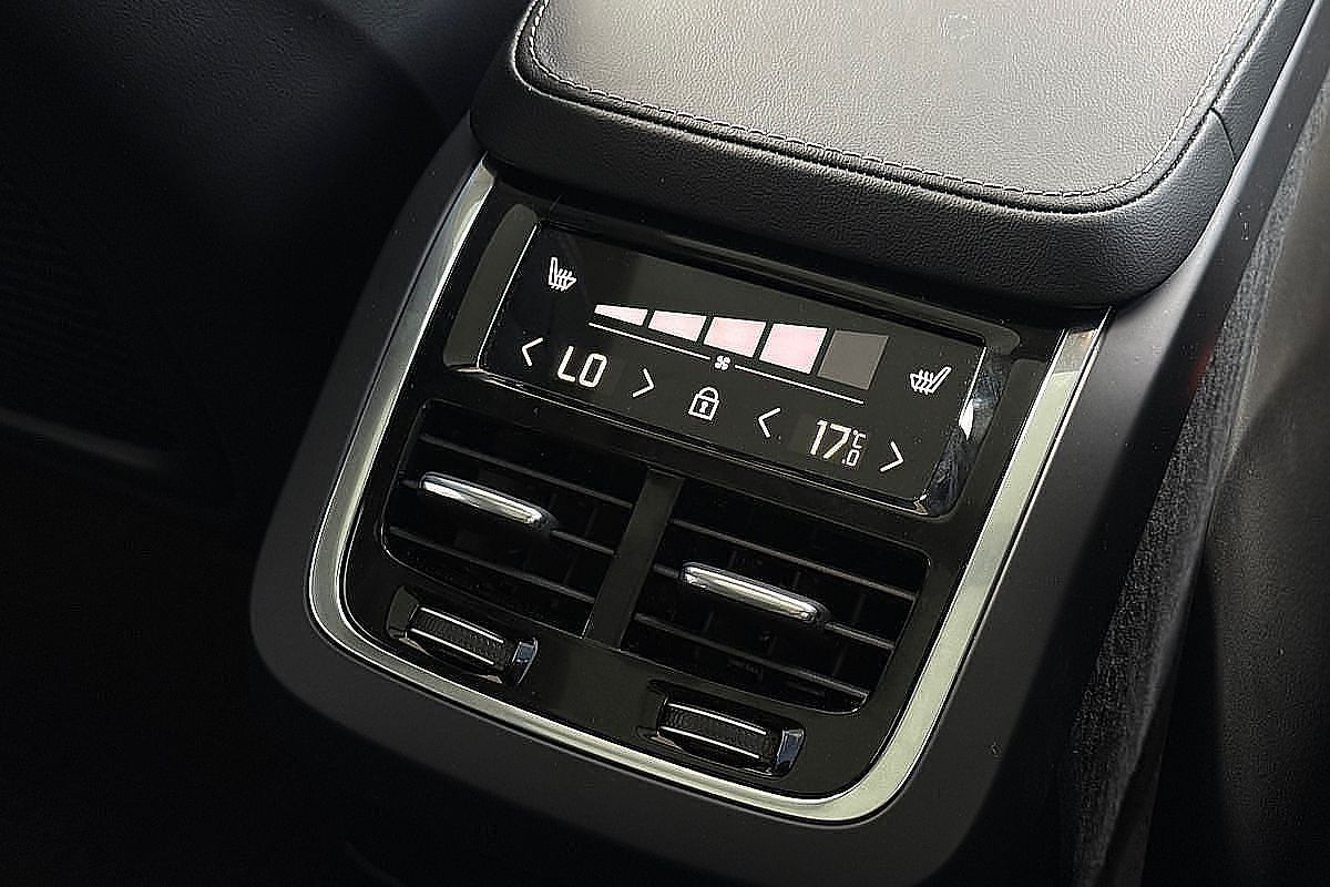 2023 Volvo XC90 Ultimate B6 Bright