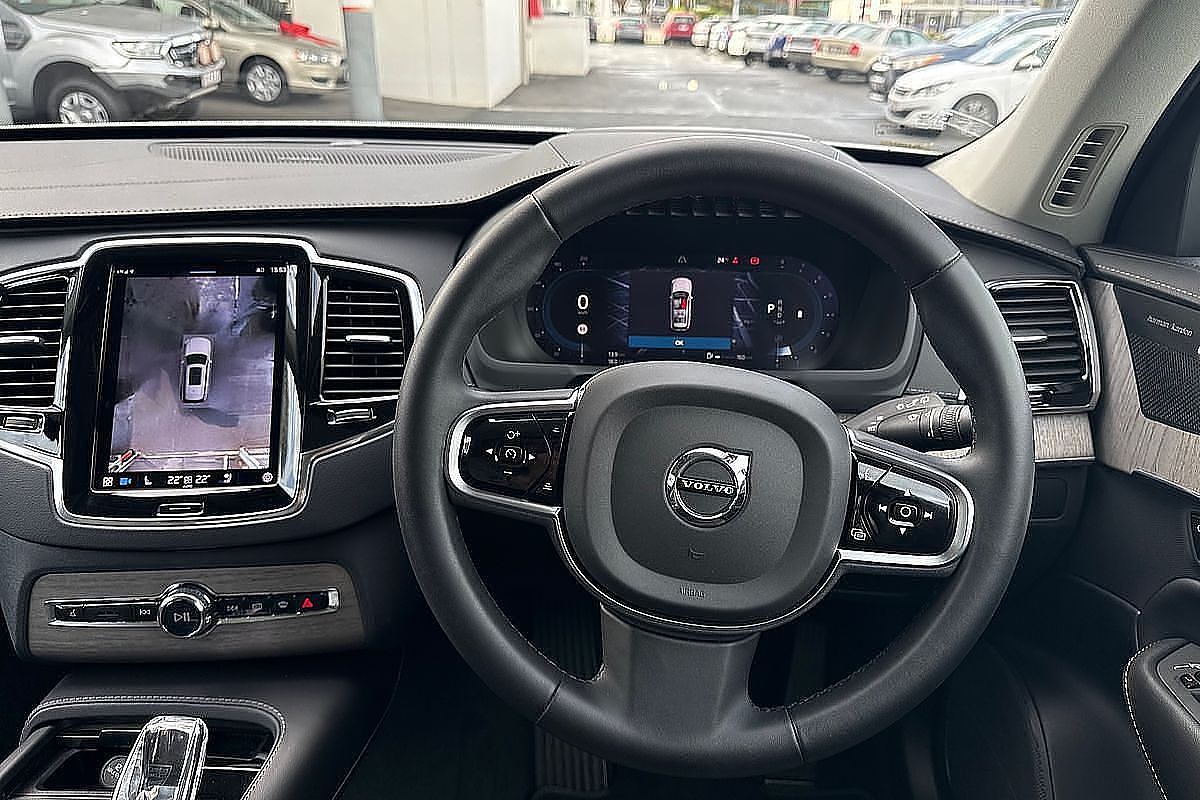 2023 Volvo XC90 Ultimate B6 Bright