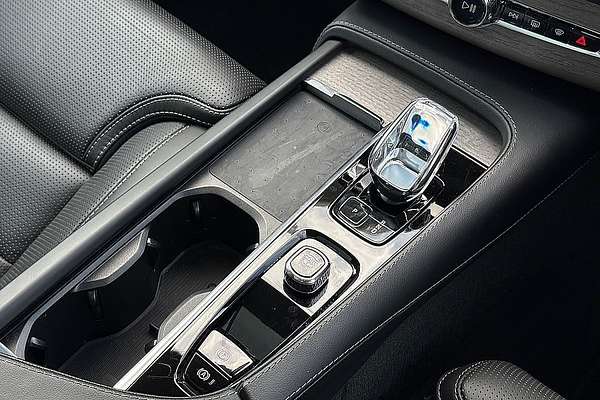 2023 Volvo XC90 Ultimate B6 Bright