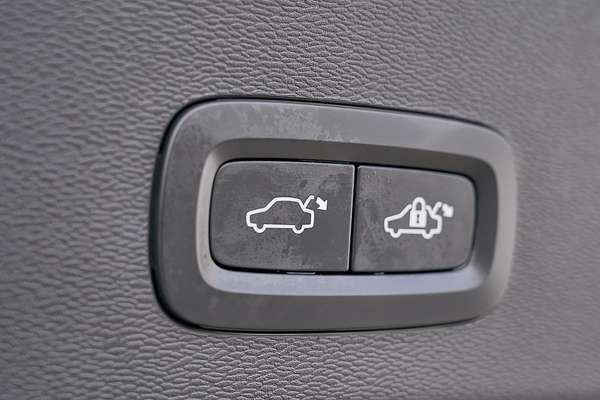 2023 Volvo C40 Recharge