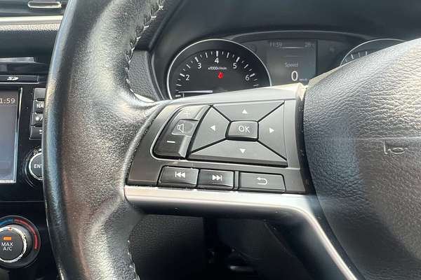 2015 Nissan Pathfinder ST R52