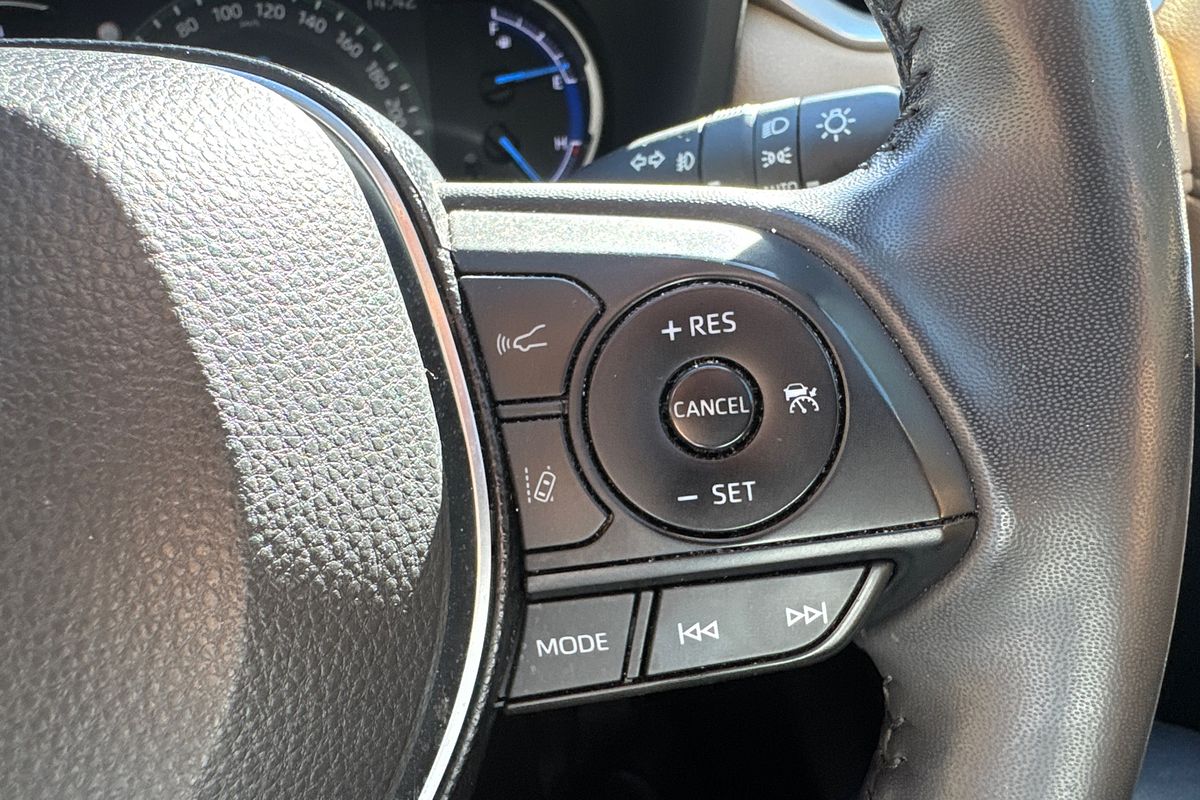 2020 Toyota RAV4 Cruiser AXAH52R