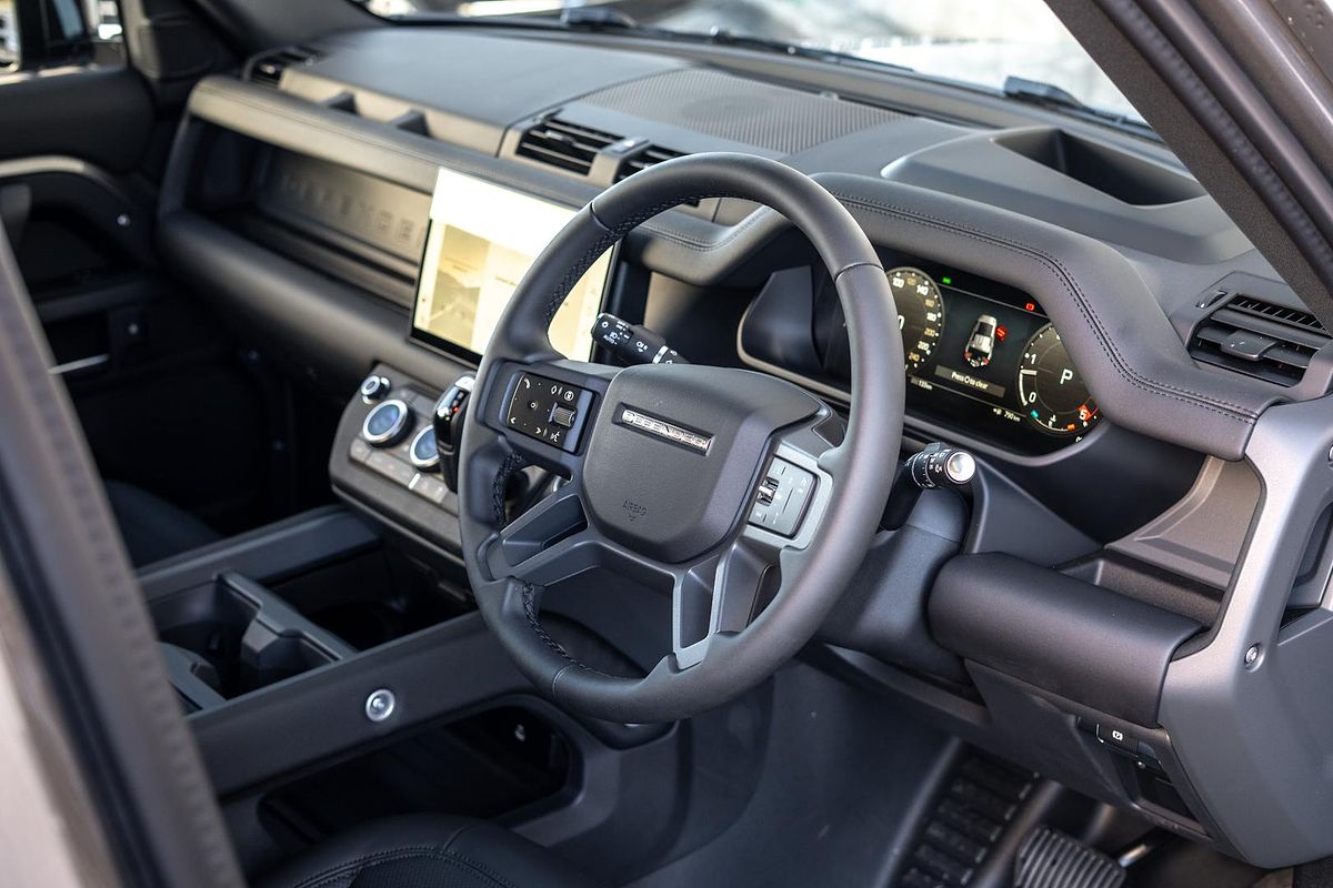 2025 Land Rover Defender 110 D350 X-Dynamic SE L663