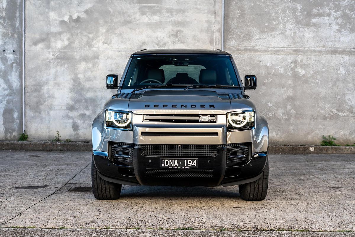 2025 Land Rover Defender 110 D350 X-Dynamic SE L663