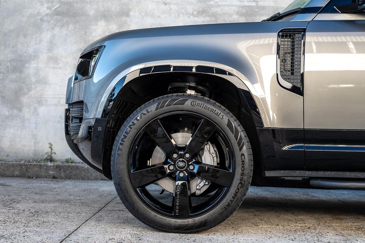 2025 Land Rover Defender 110 D350 X-Dynamic SE L663