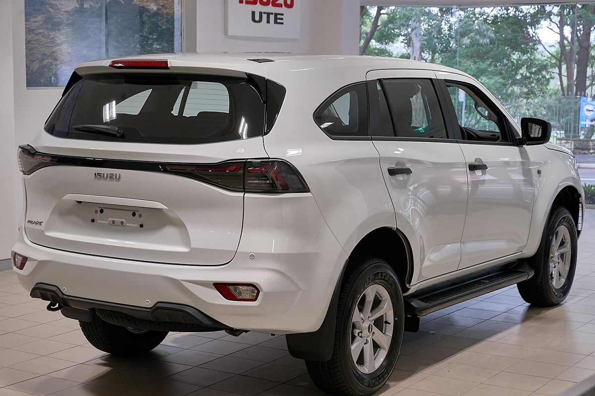 2025 Isuzu MU-X LS-M