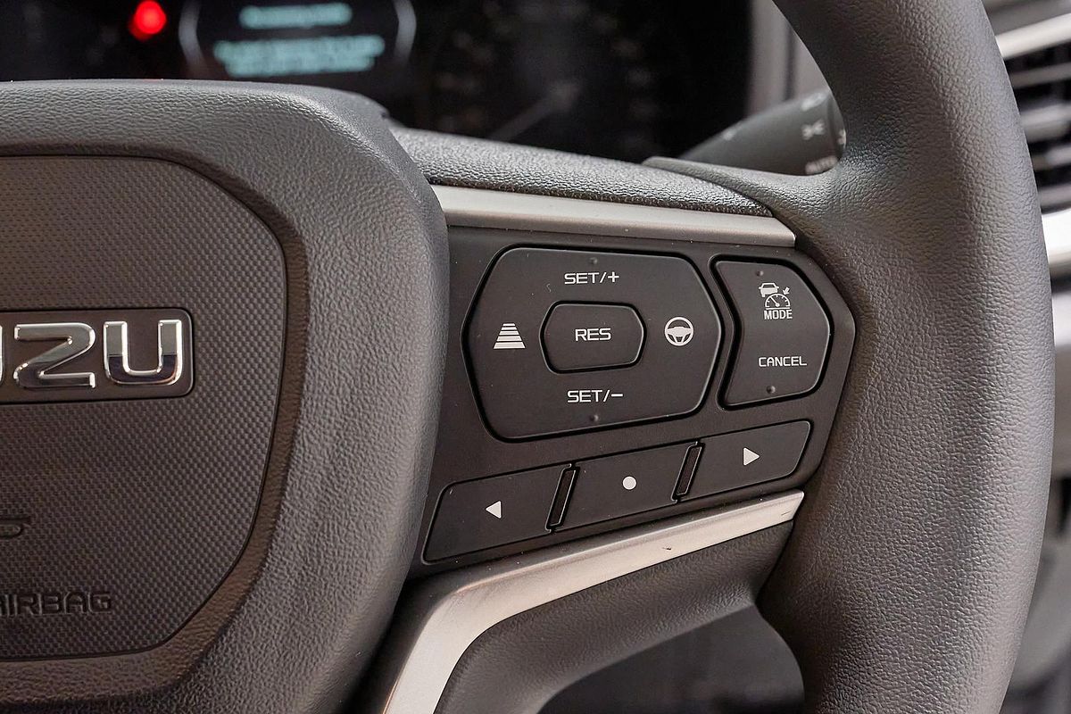 2025 Isuzu MU-X LS-M