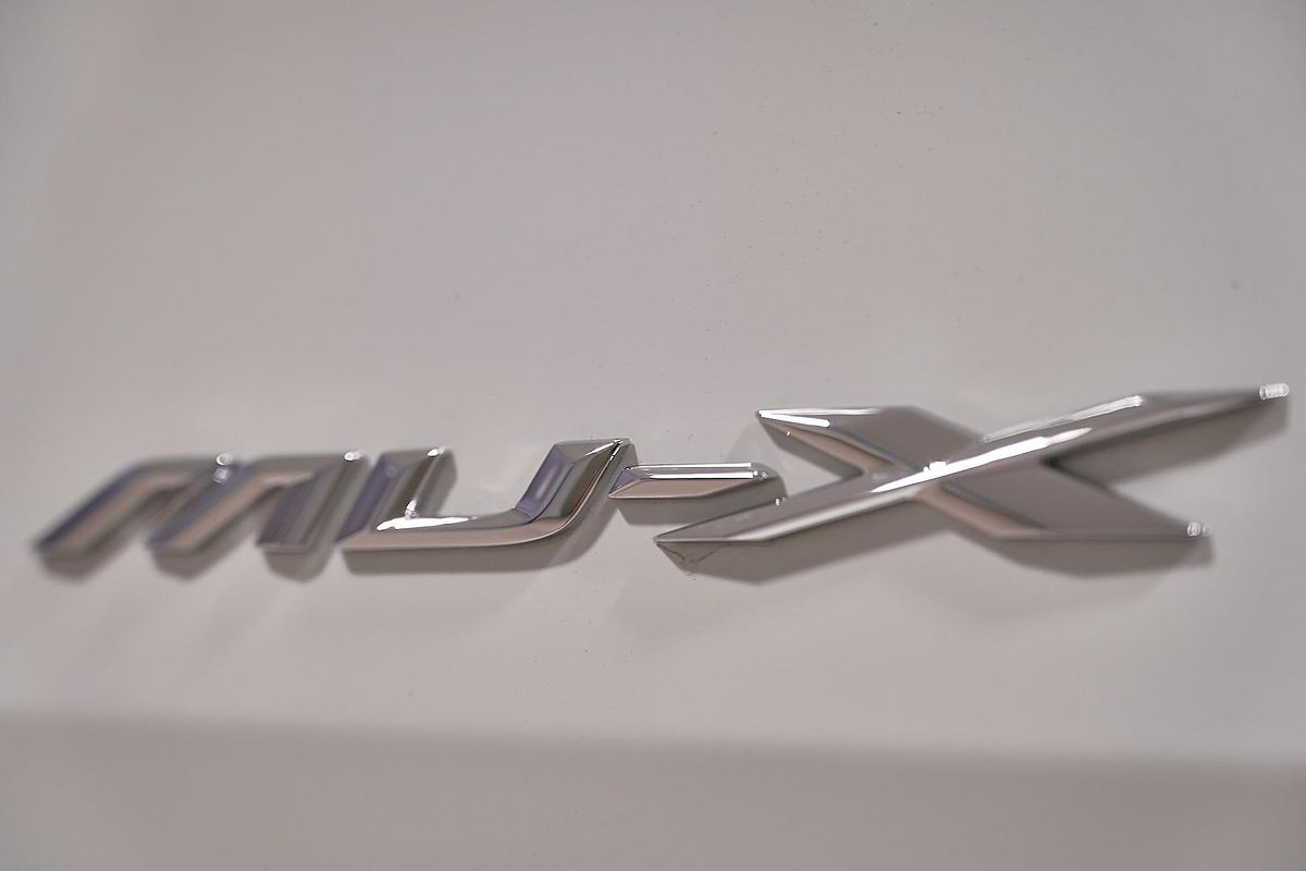 2025 Isuzu MU-X LS-M