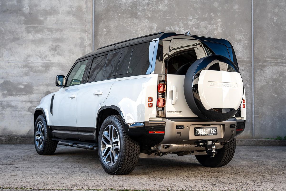 2025 Land Rover Defender 110 P400 X-Dynamic SE L663