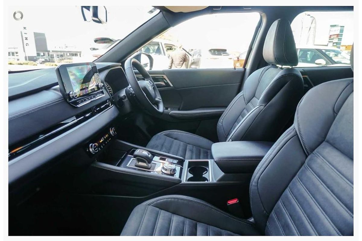 2024 Mitsubishi Outlander Black Edition ZM