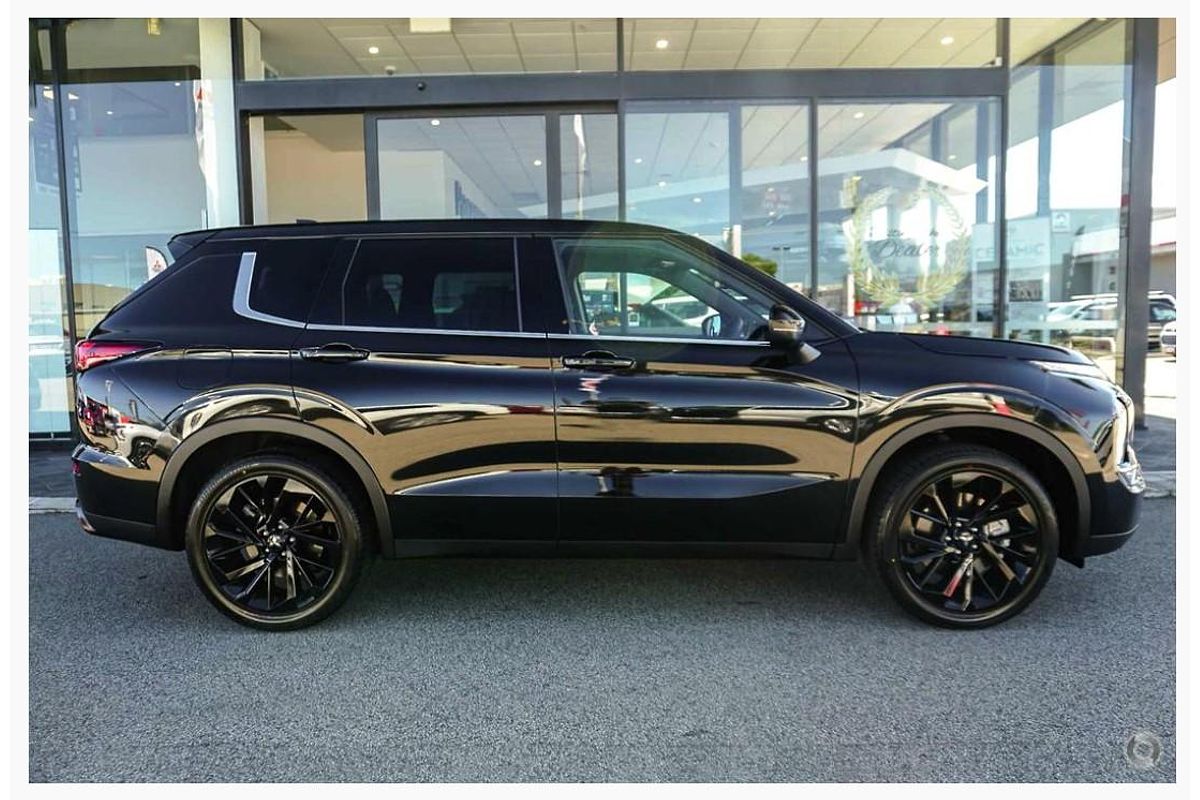 2024 Mitsubishi Outlander Black Edition ZM
