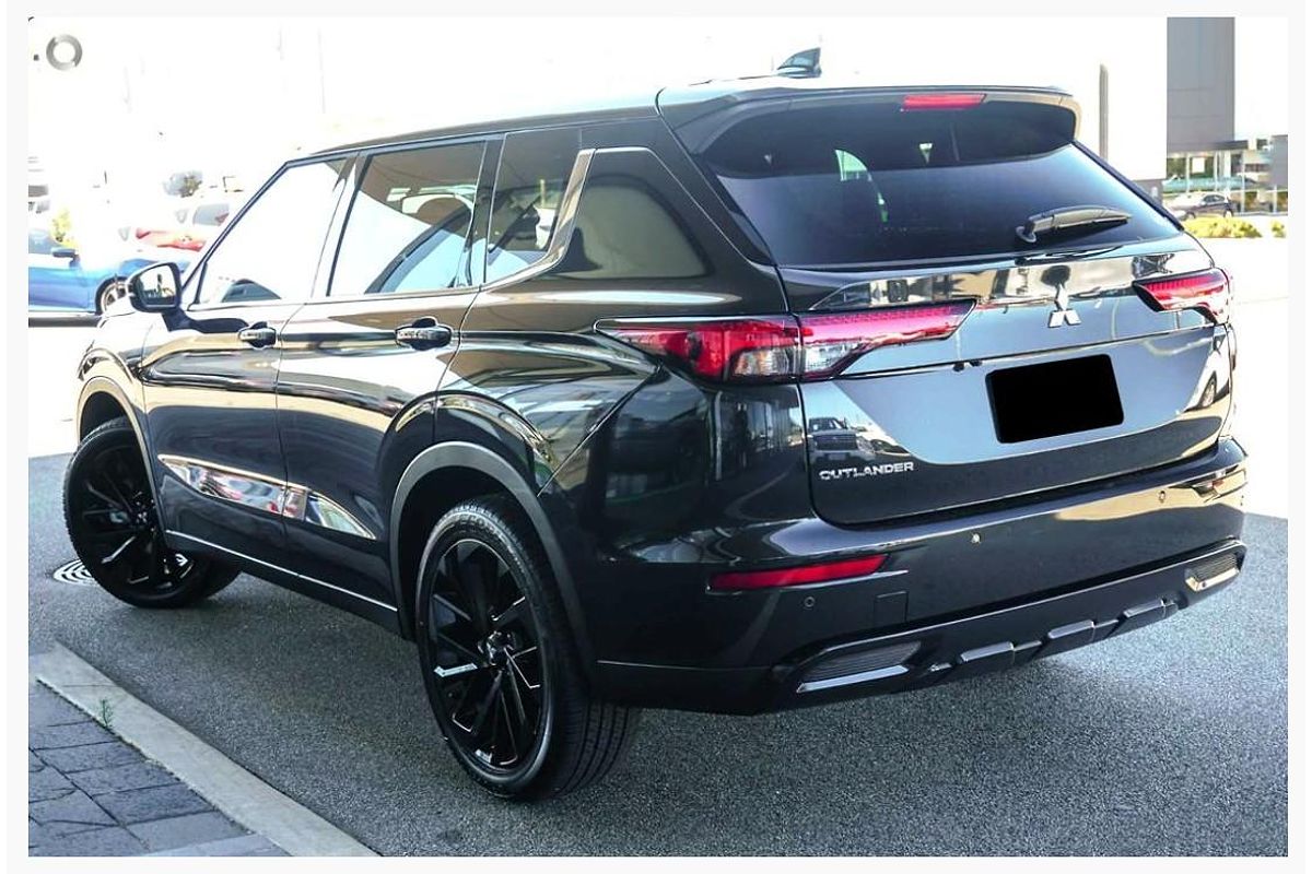 2024 Mitsubishi Outlander Black Edition ZM