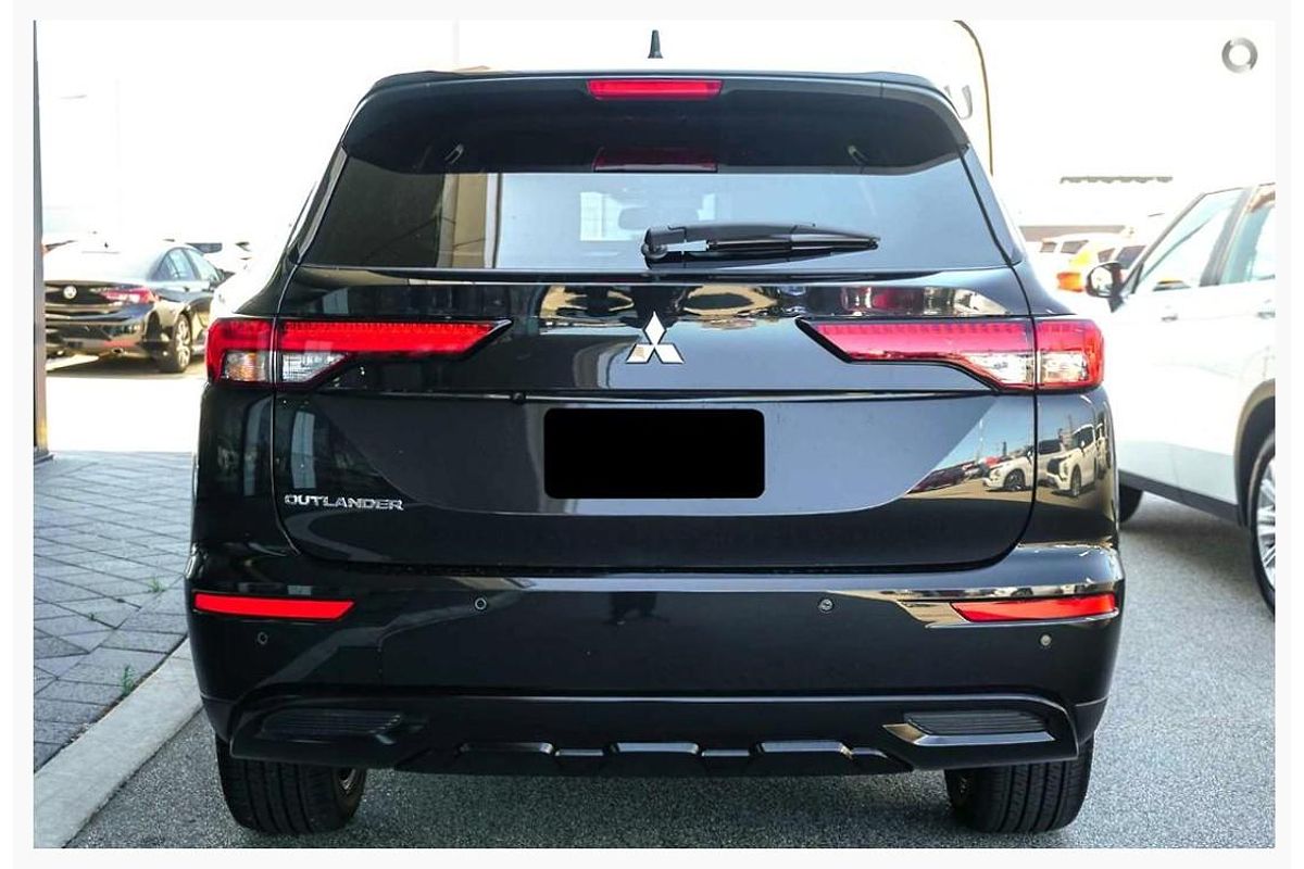 2024 Mitsubishi Outlander Black Edition ZM