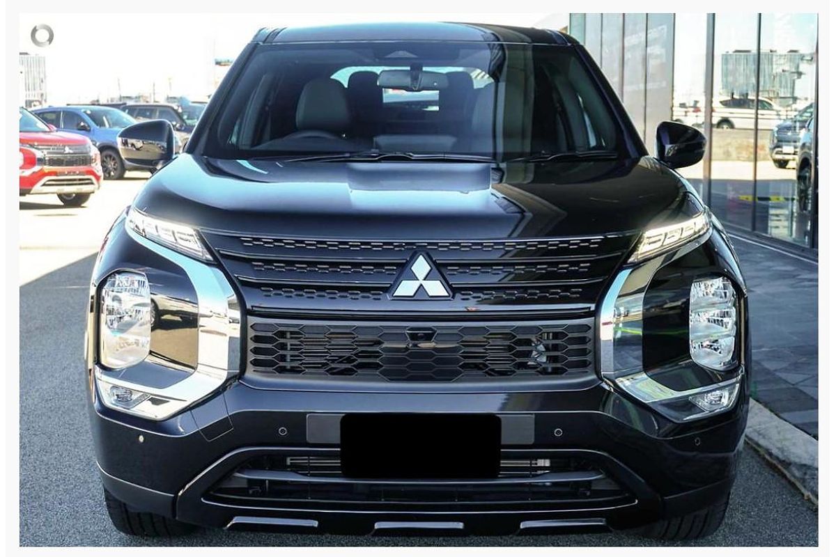 2024 Mitsubishi Outlander Black Edition ZM