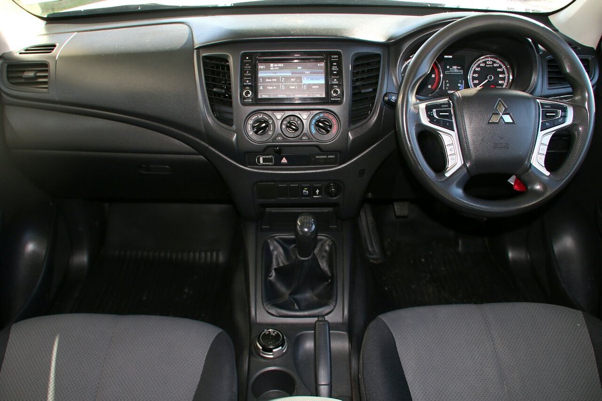 2019 Mitsubishi Triton GLX MR 4X4