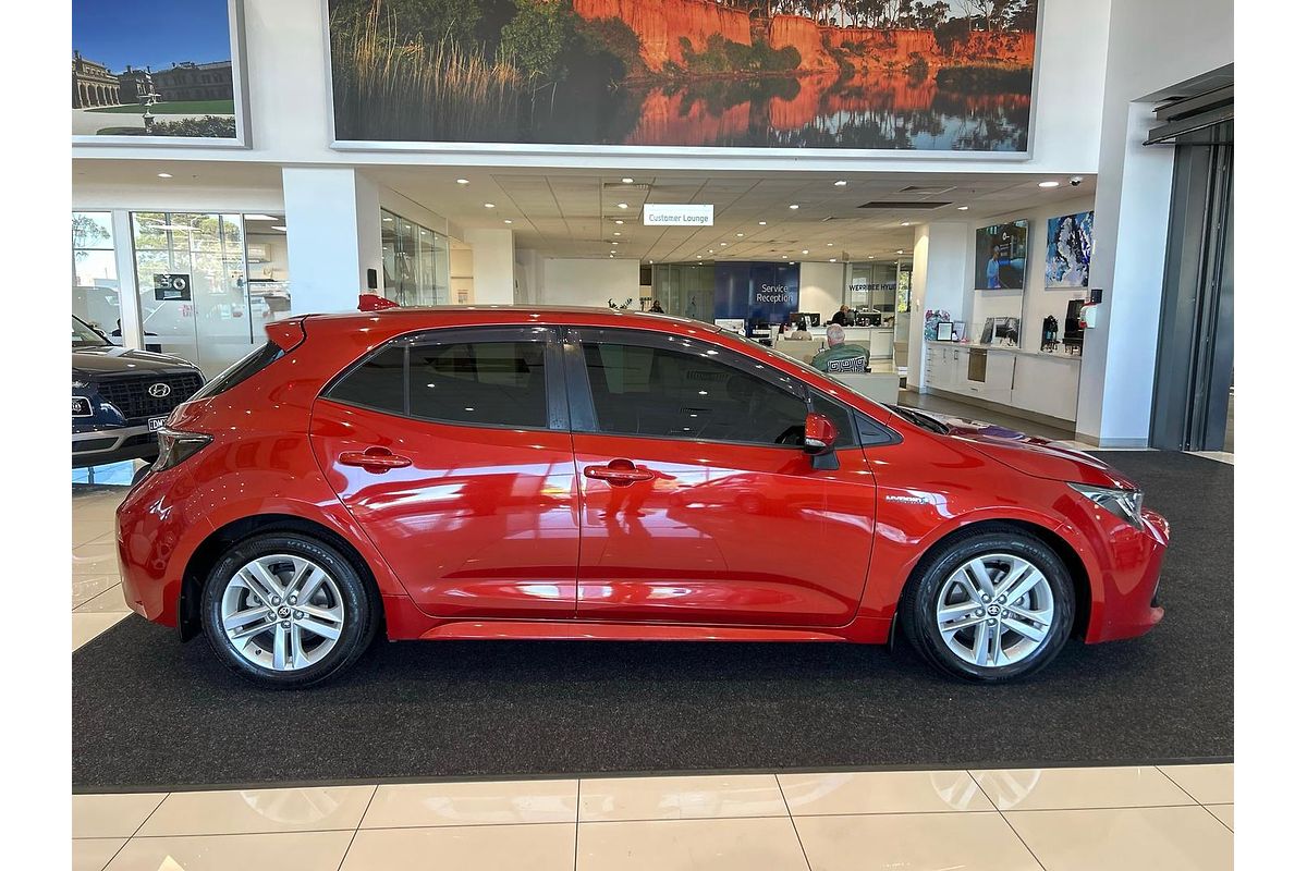 2018 Toyota Corolla Ascent Sport Hybrid ZWE211R