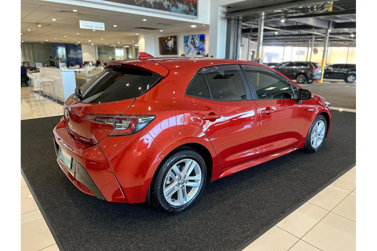 2018 Toyota Corolla Ascent Sport Hybrid ZWE211R