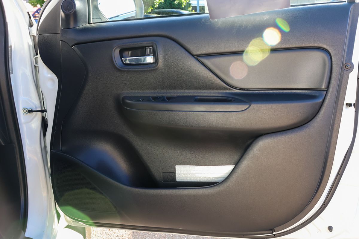 2019 Mitsubishi Triton GLX MR 4X4