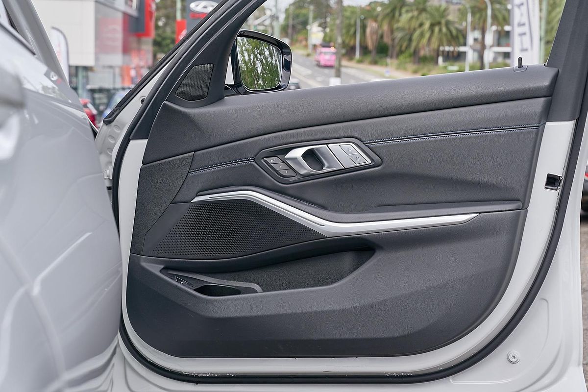 2022 BMW 3 Series 320i M Sport G20
