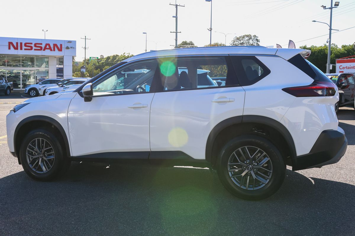 2024 Nissan X-TRAIL ST T33