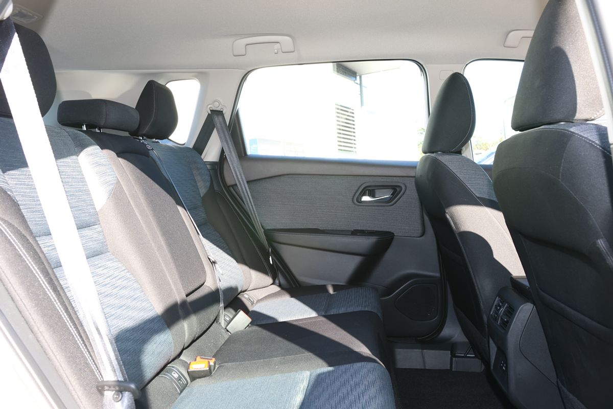 2024 Nissan X-TRAIL ST T33