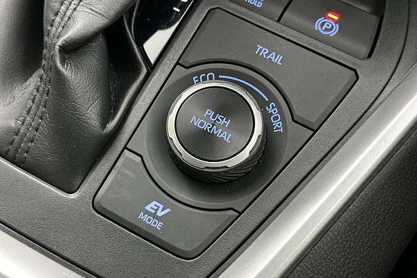 2020 Toyota RAV4 GX AXAH54R