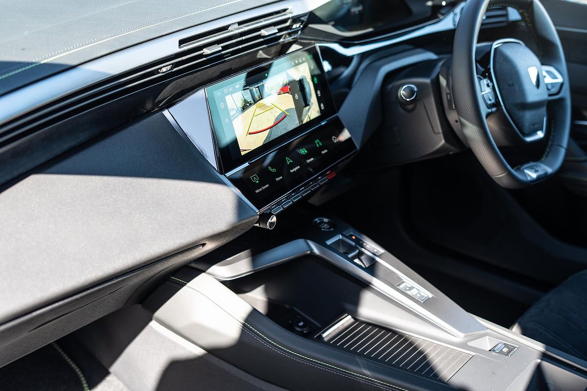 2025 Peugeot 308 GT Hybrid P51