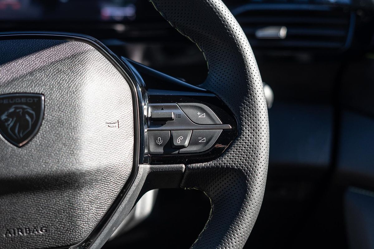 2025 Peugeot 308 GT Hybrid P51